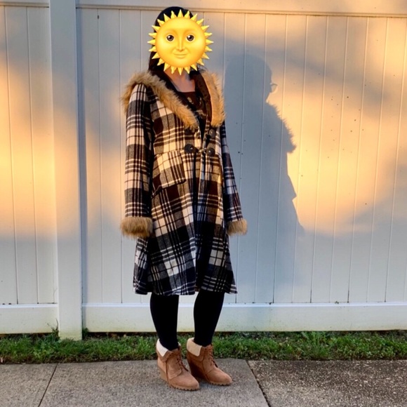 Jackets & Blazers - Plaid Winter Coat with Faux Fur Trim